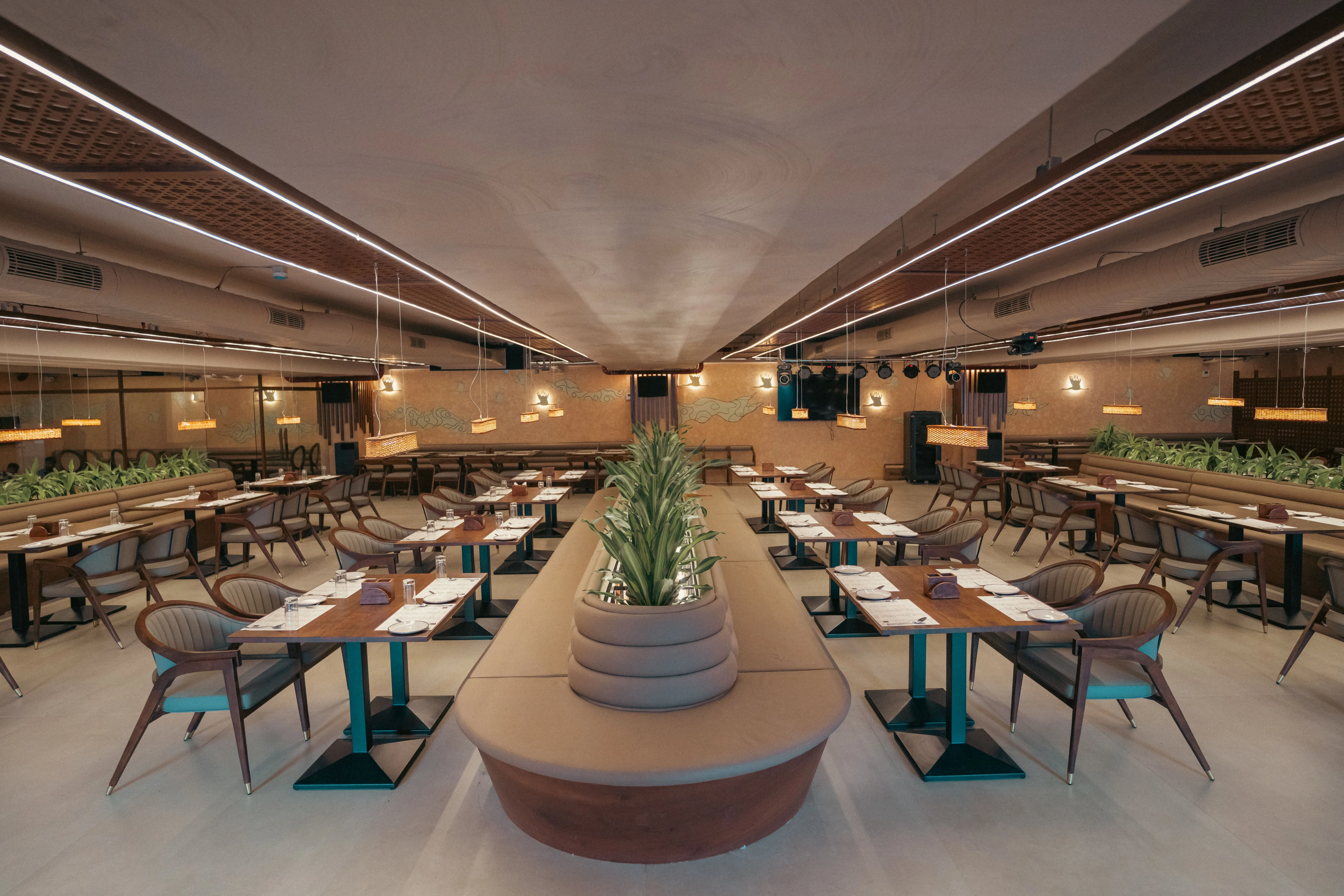 Delicious food served at restaurant2